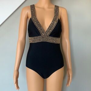 One piece swim suit
